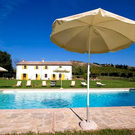 San Ruffillo Sleeps 6 Pool Wifi Daire